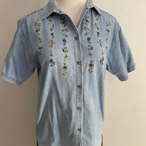 Embellished Blue Blouse with Short Sleeves